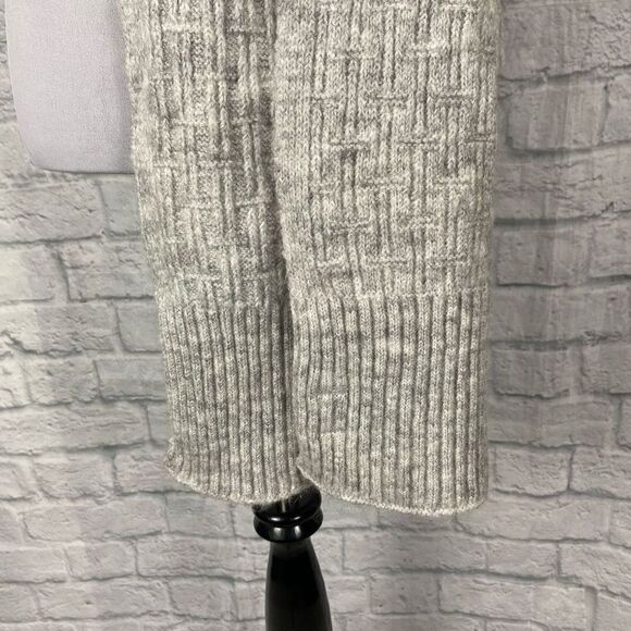 Universal Thread Ribbed Knit Grey Scarf One Size - Picture 2 of 7